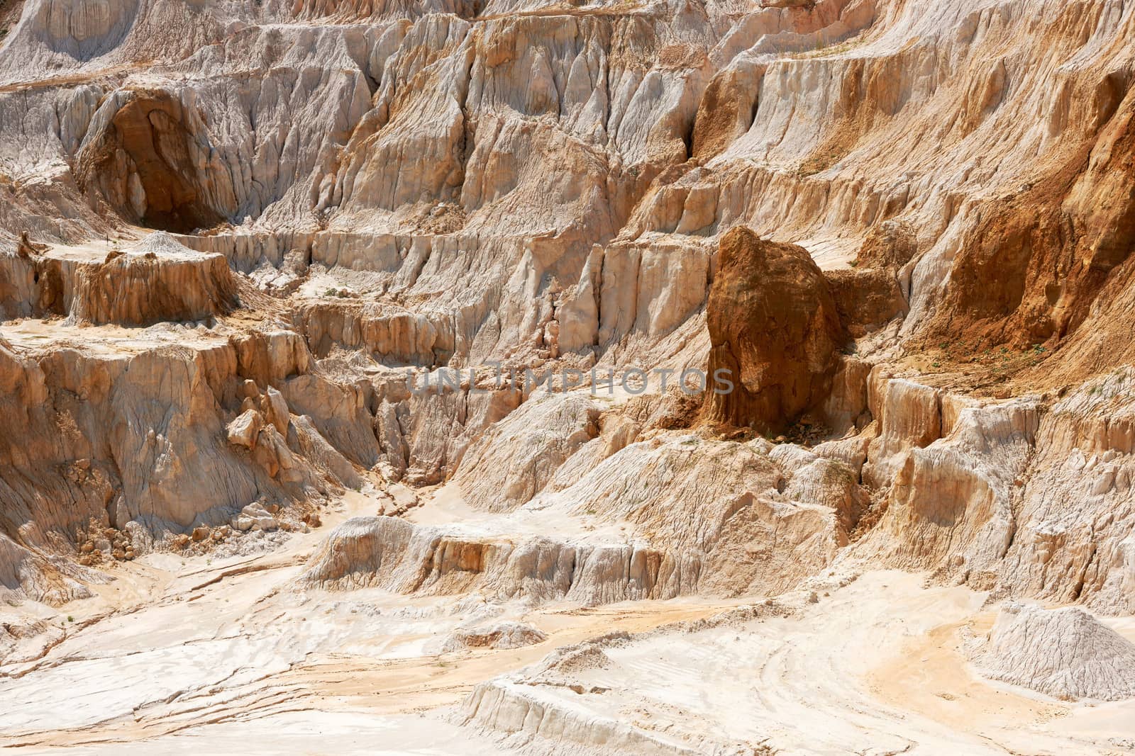 Old limestone and kaolin quarry to produce china clay and porcelain