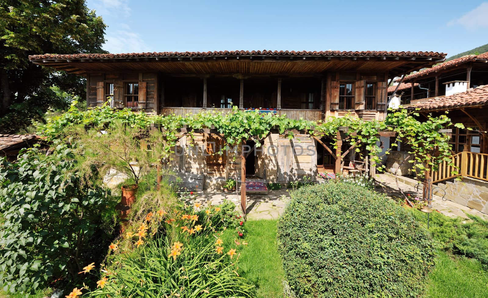 Wooden house in Zheravna village, Bulgaria by ecobo