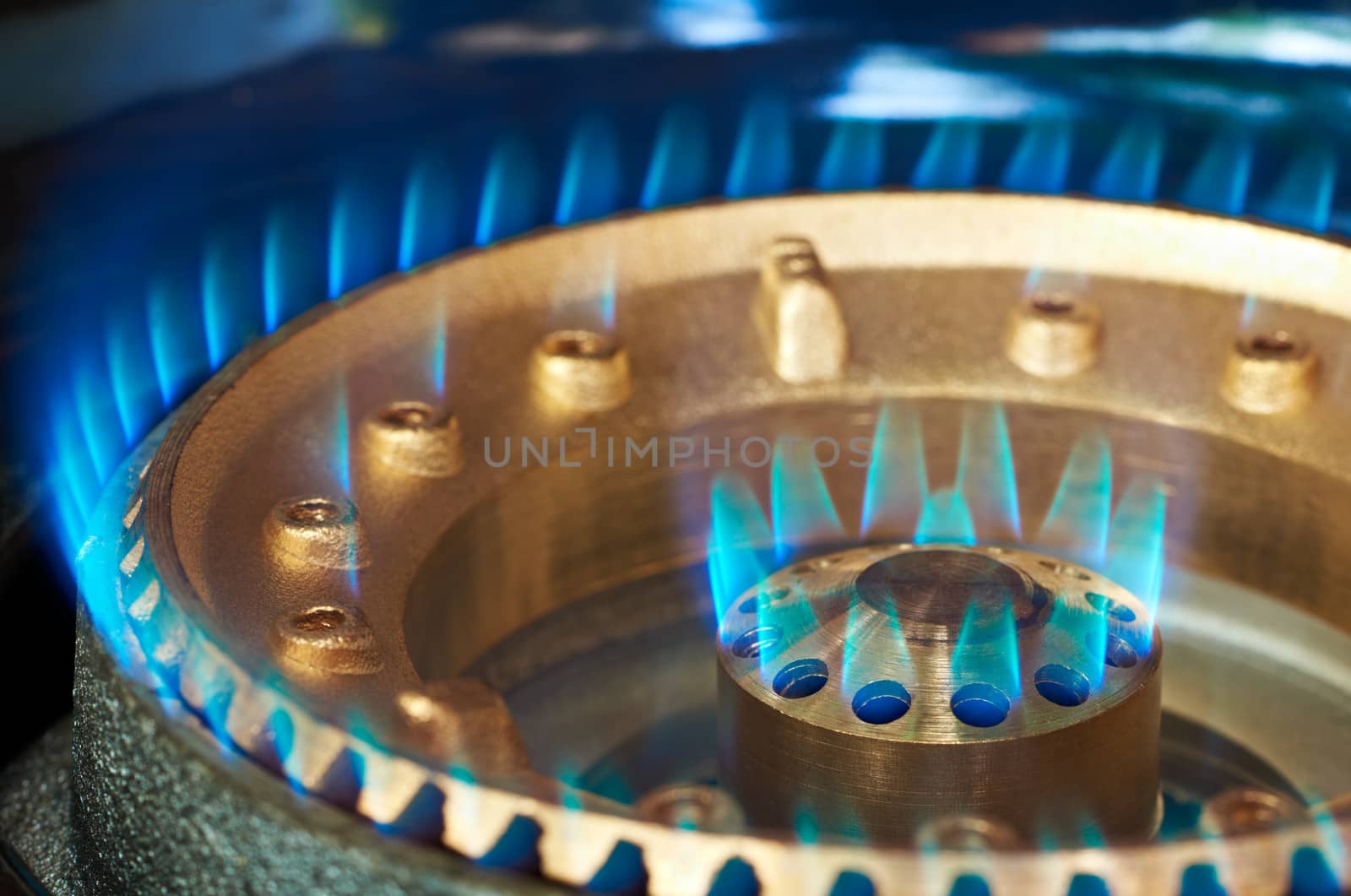 Blue flame of a propan-butan burner by ecobo