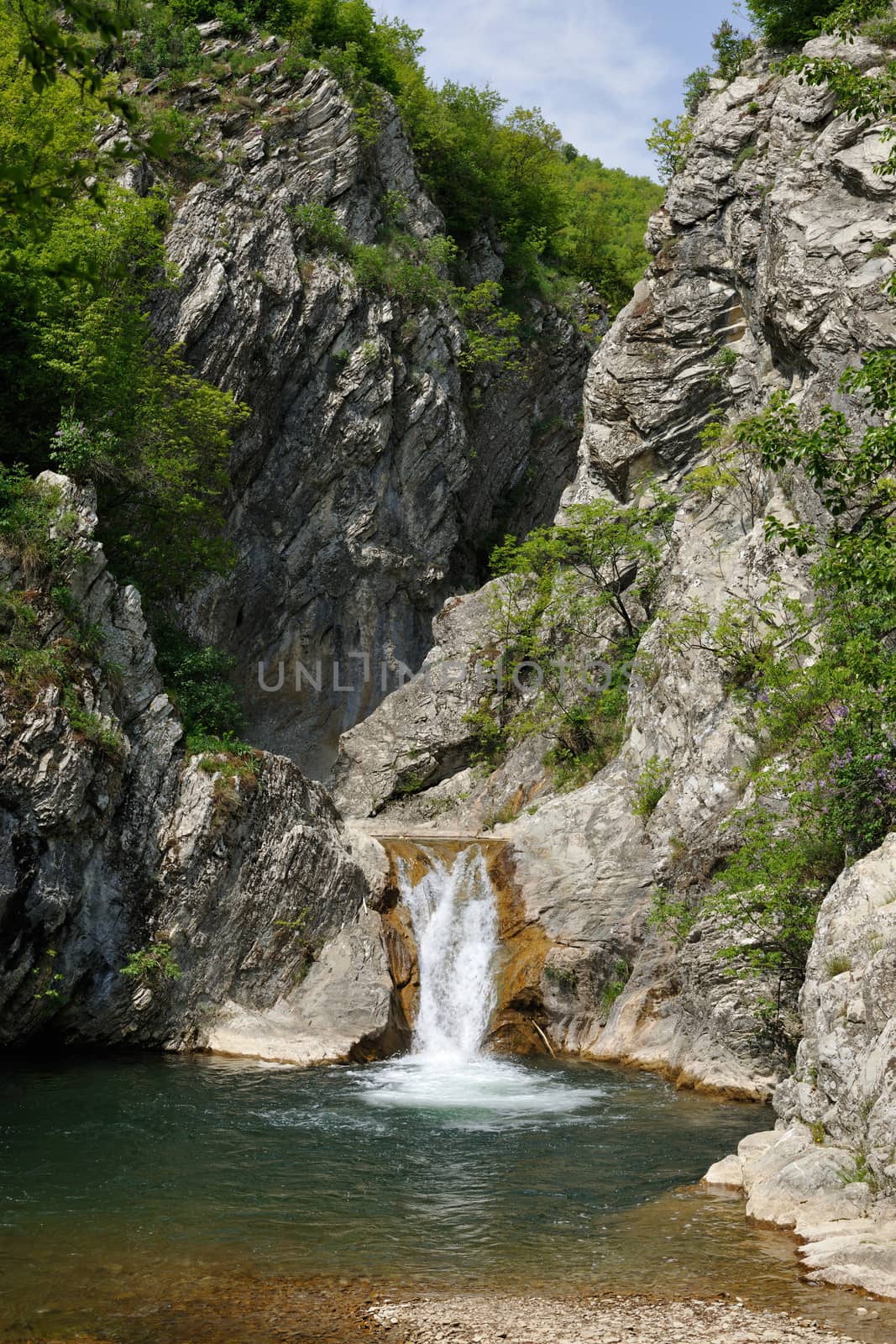 The Blue pool near Medven by ecobo