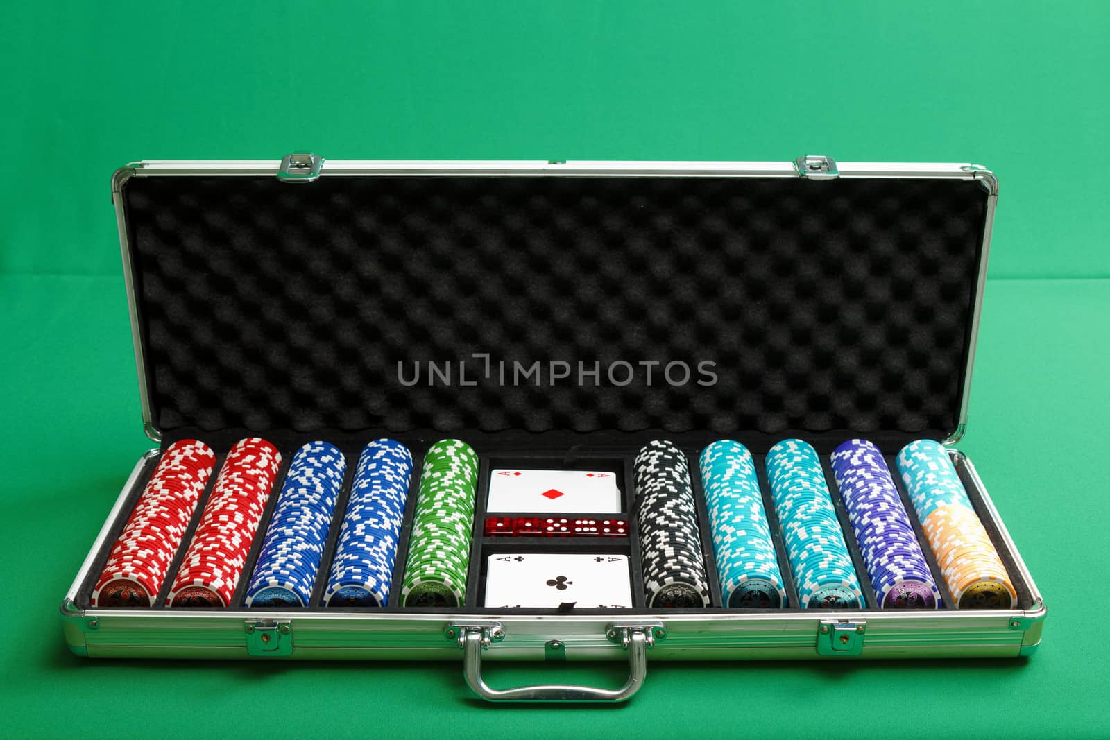 suitcase for poker with chips and cards