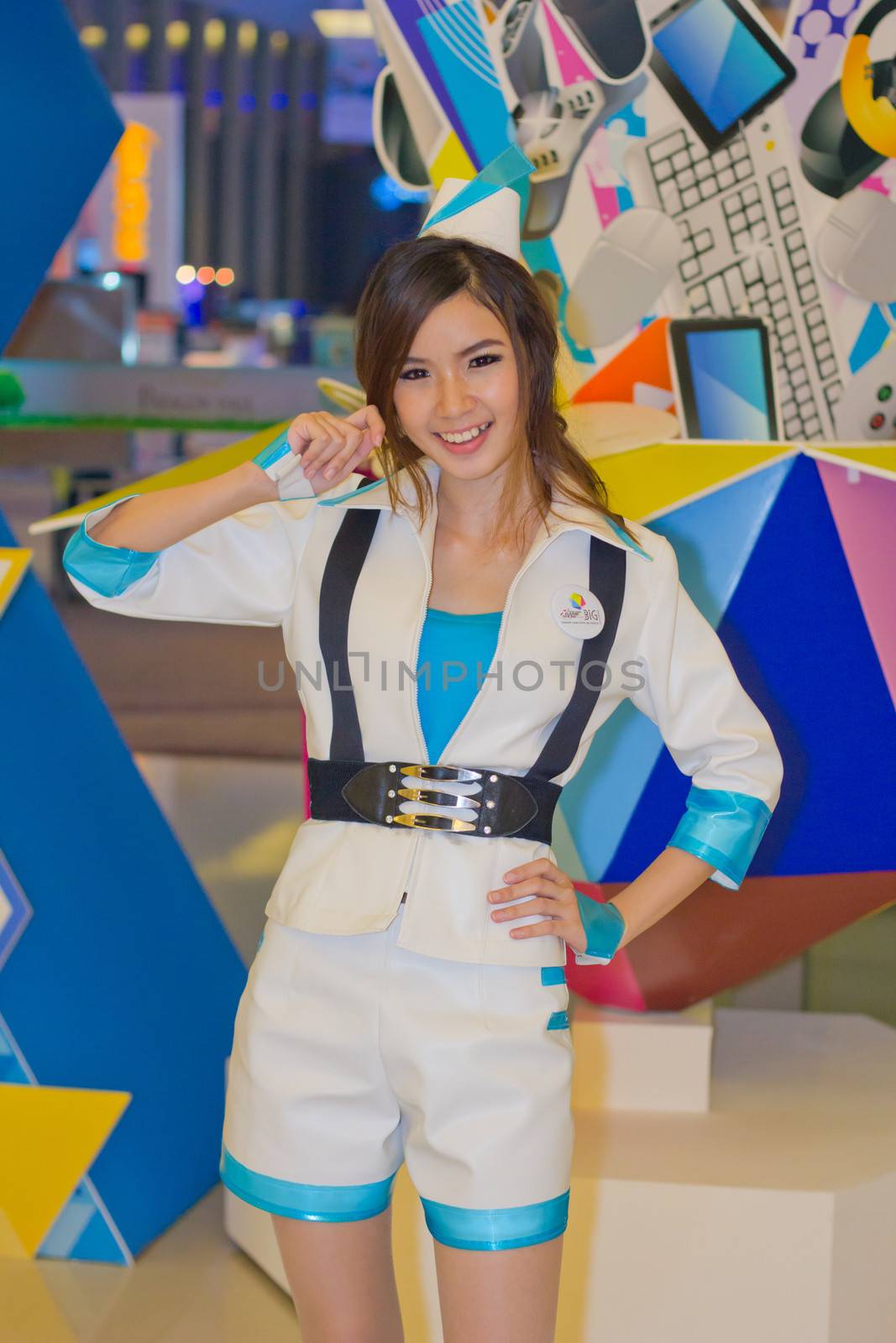 An unidentified Presenter pose in Thailand Game Show BIG Festival 2013 by redthirteen