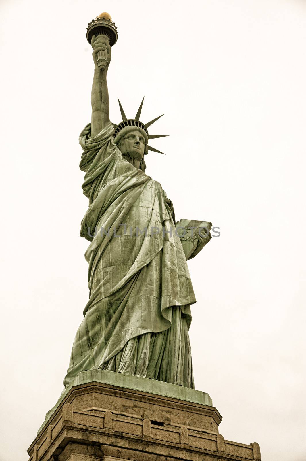Statue Of Liberty by CelsoDiniz