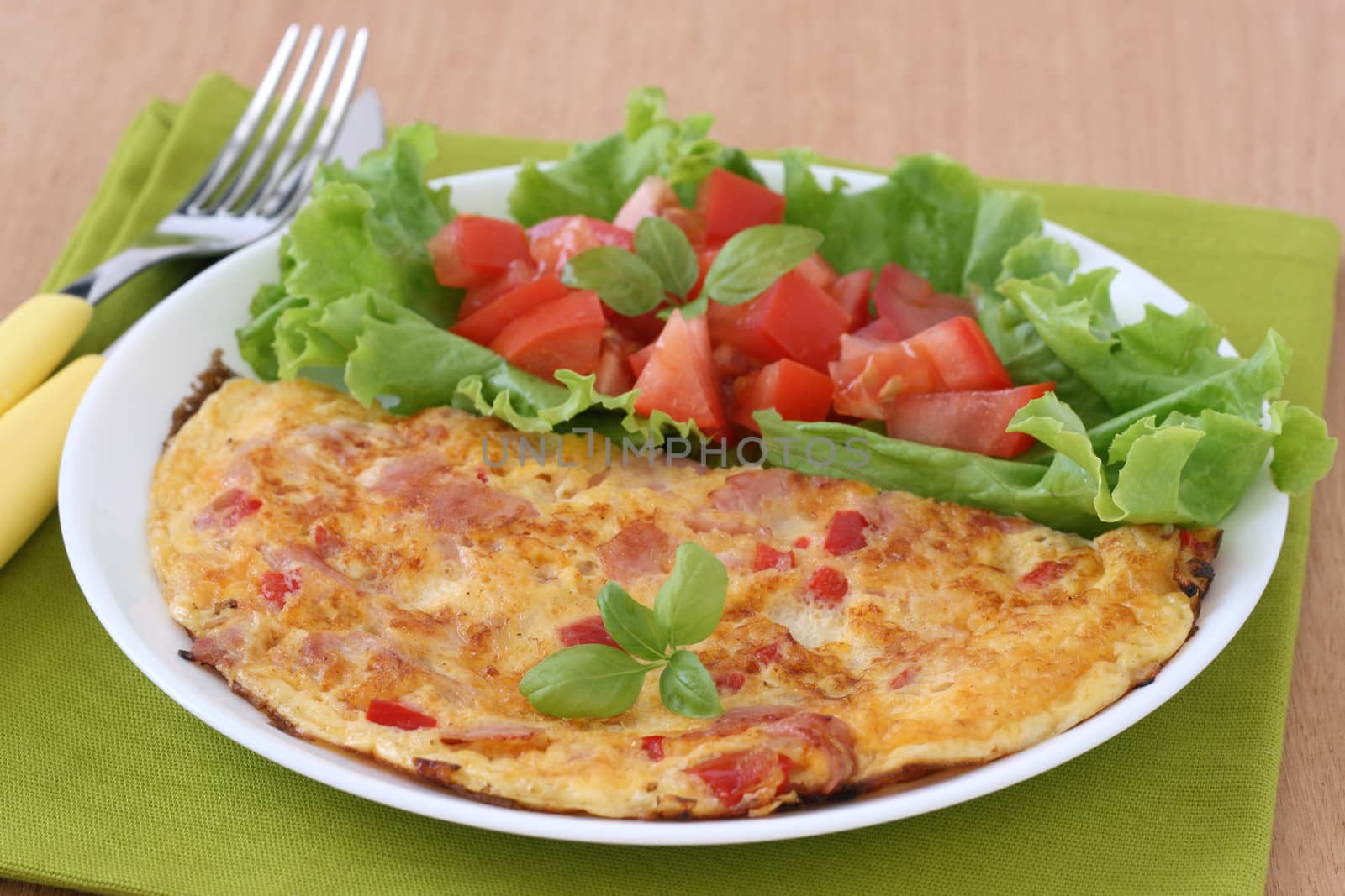 omelet with ham and pepper