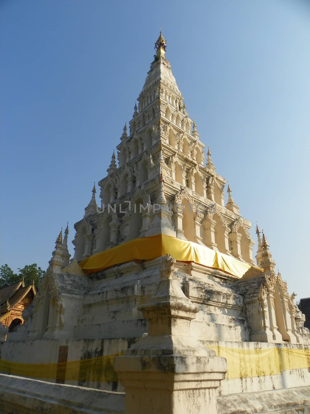 Buddhist stupa in Wat chediliam temple chiangmai