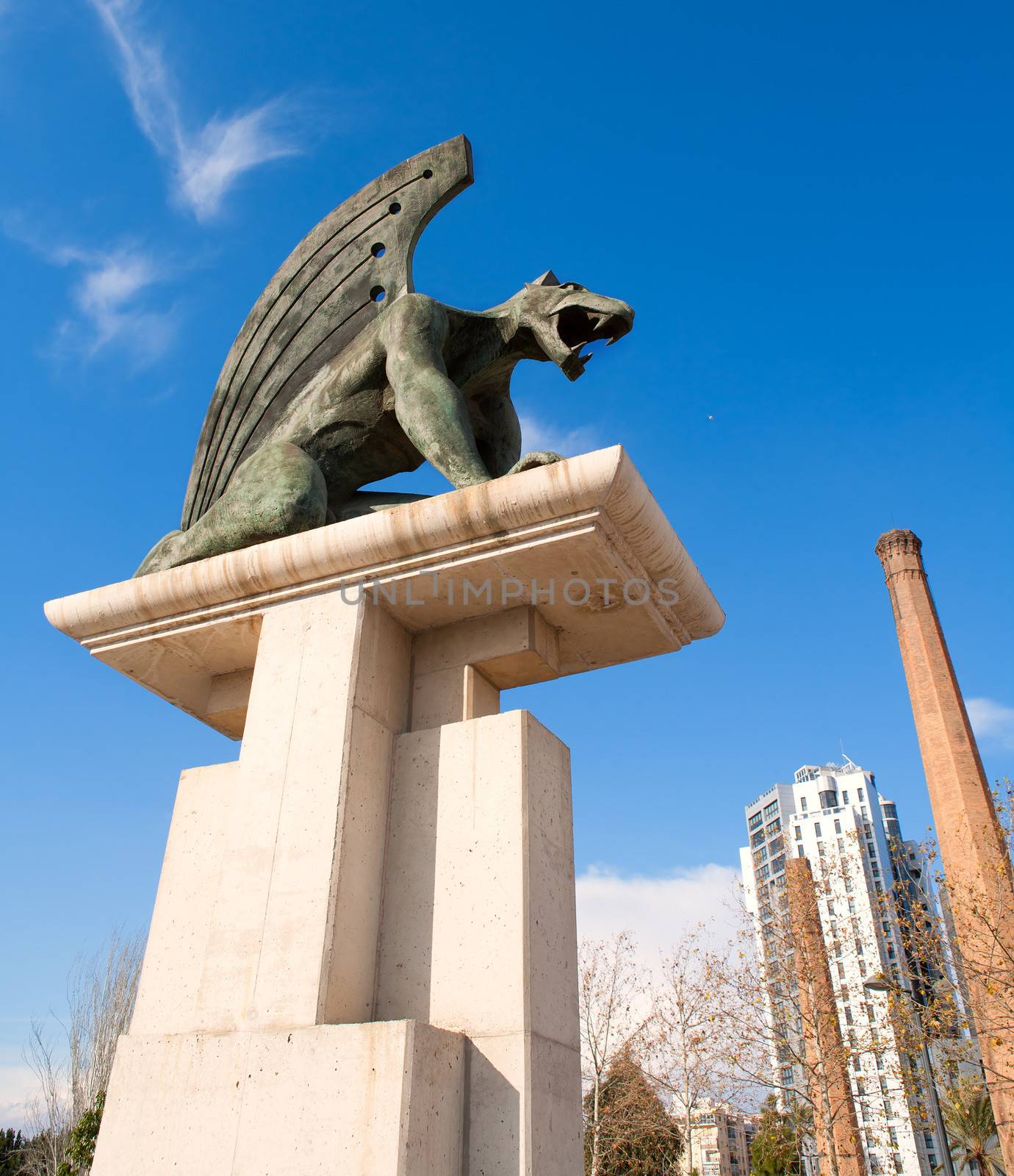 Valencia Pont del Regne reino bridge guardian gargoyles by lunamarina