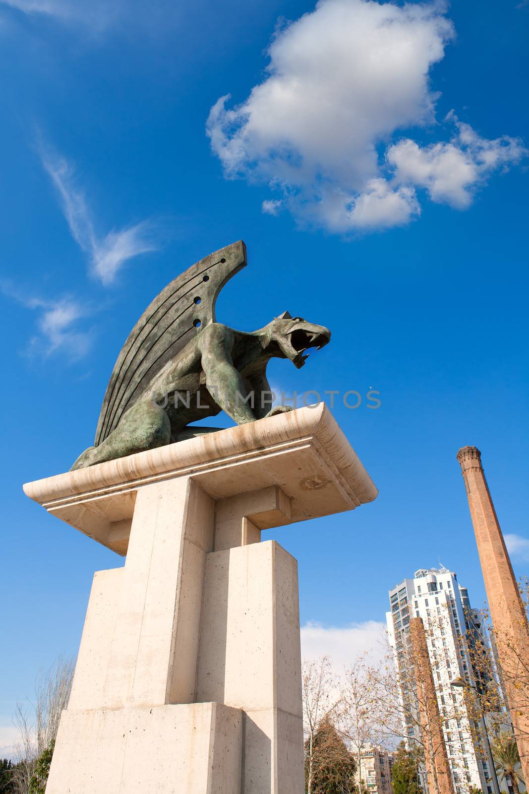 Valencia Pont del Regne reino bridge guardian gargoyles by lunamarina