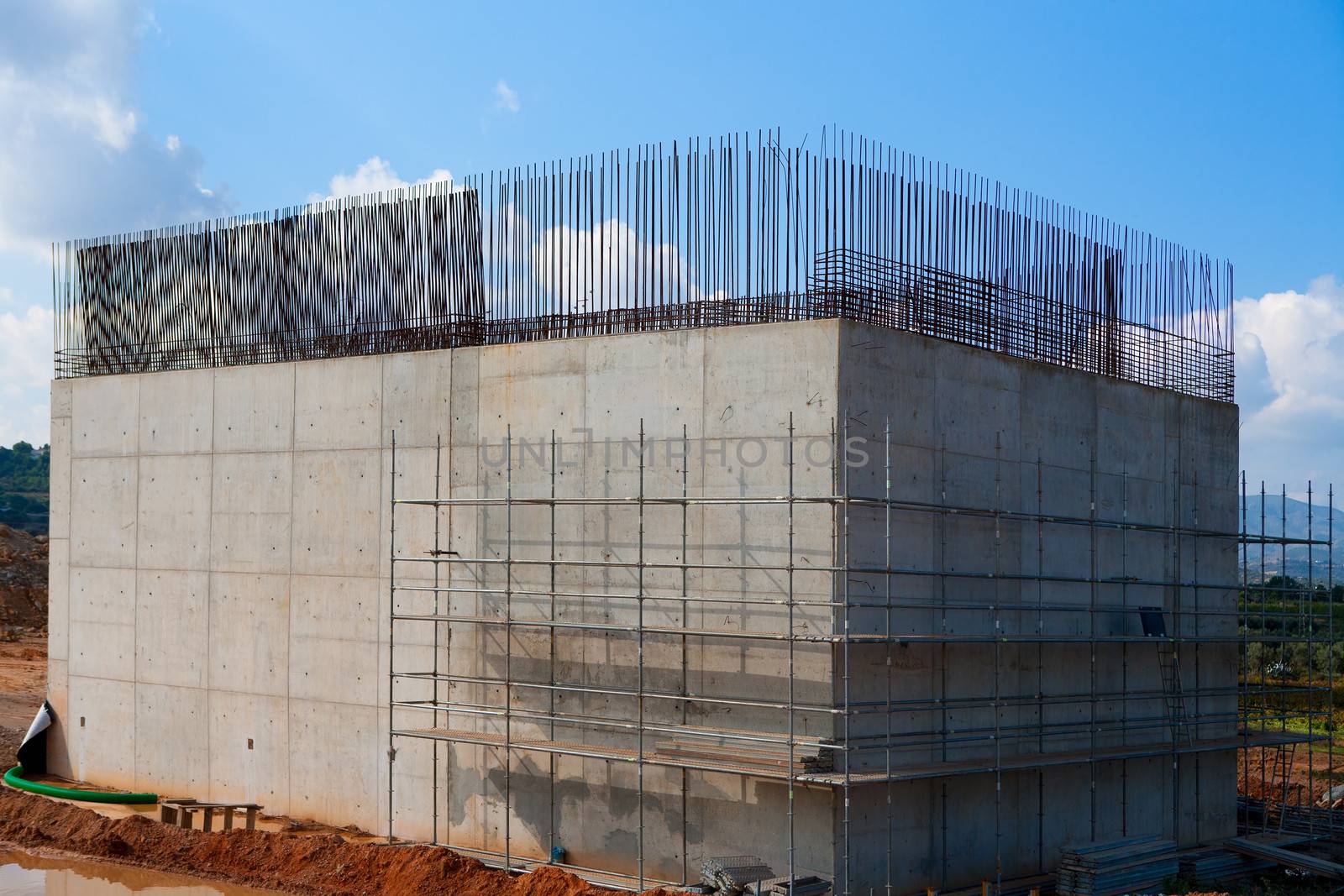 reinforced concrete basement column for train bridge by lunamarina