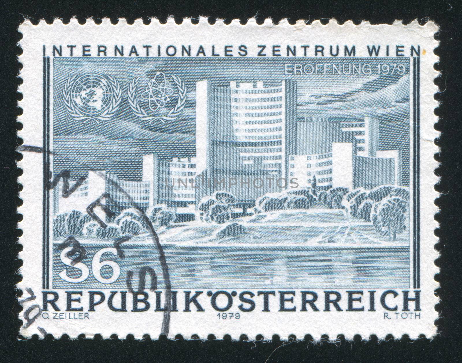 AUSTRIA - CIRCA 1979: stamp printed by Austria, shows Donaupark, United Nations Industrial Development Organization and nternational Atomic Energy Agency Emblems, circa 1979