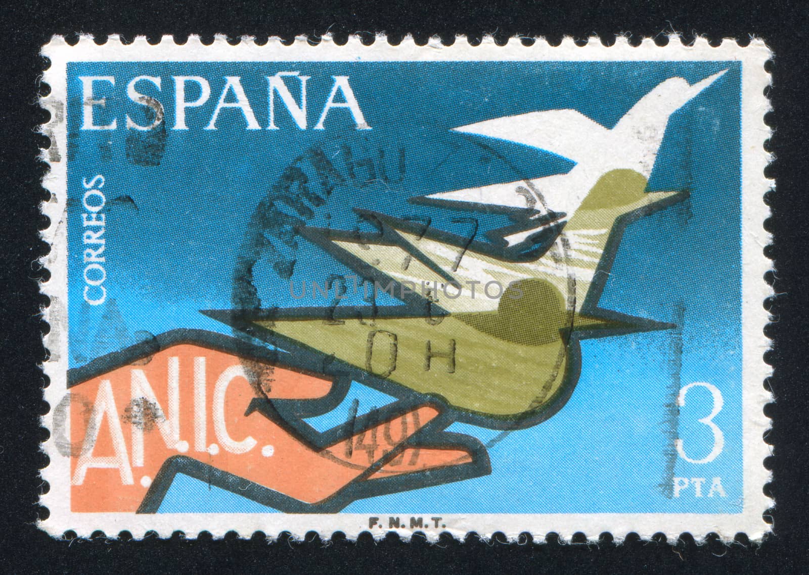 SPAIN - CIRCA 1976: stamp printed by Spain, shows Hand Releasing Doves, circa 1976