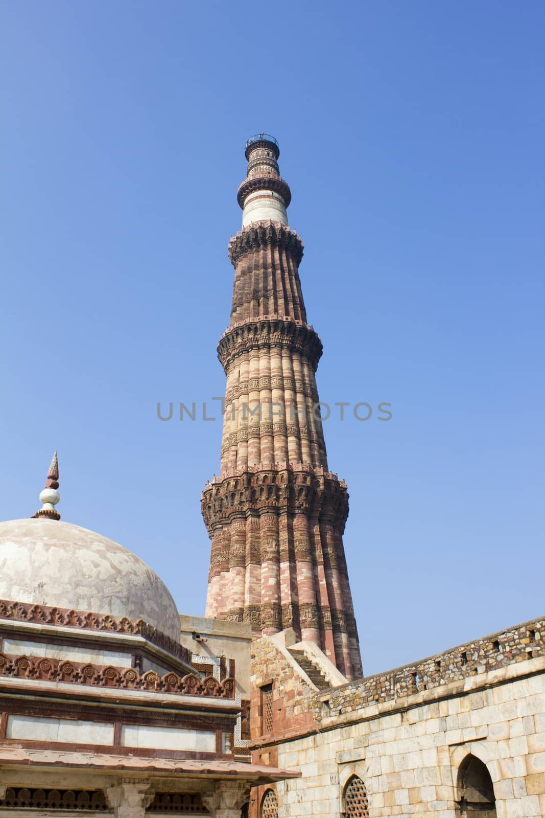 qutub minar with tomb