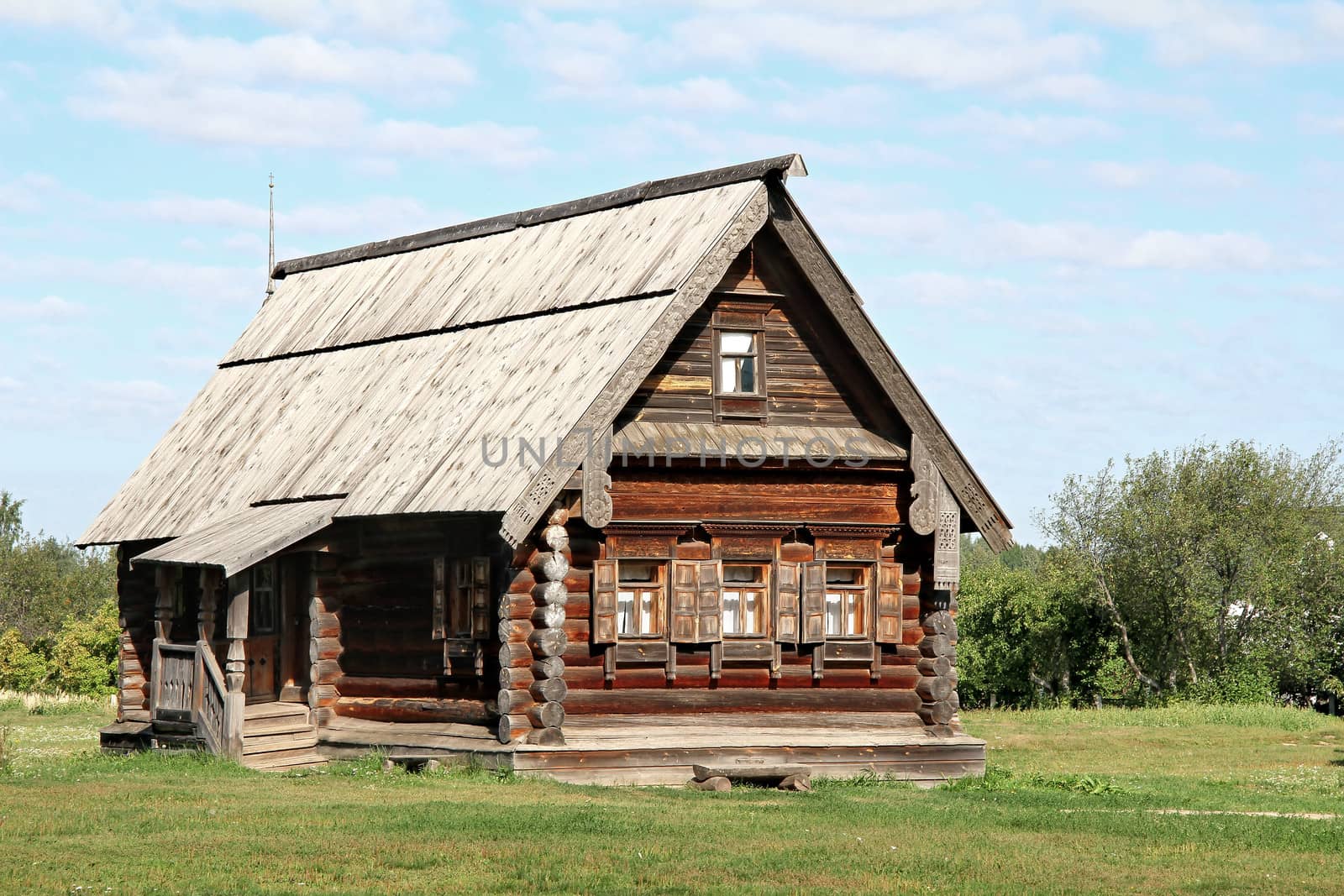 Old wooden house by Artzzz