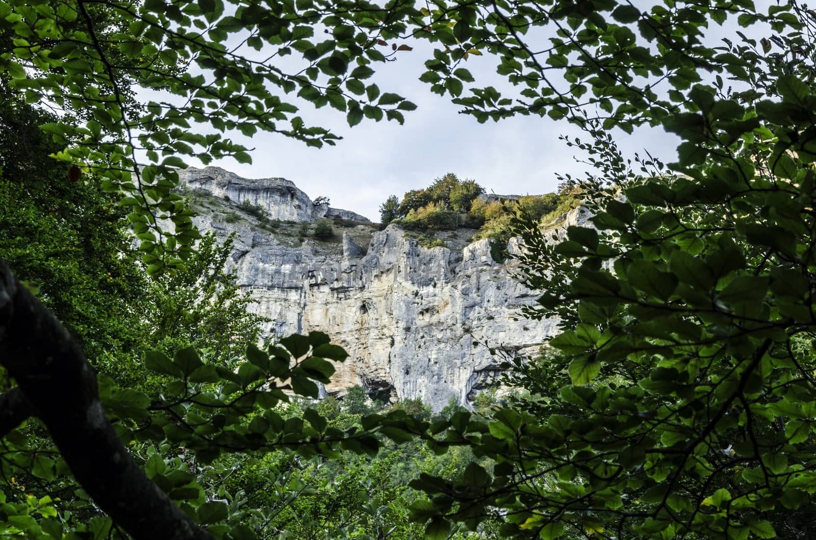 White rocks in to the mountain.