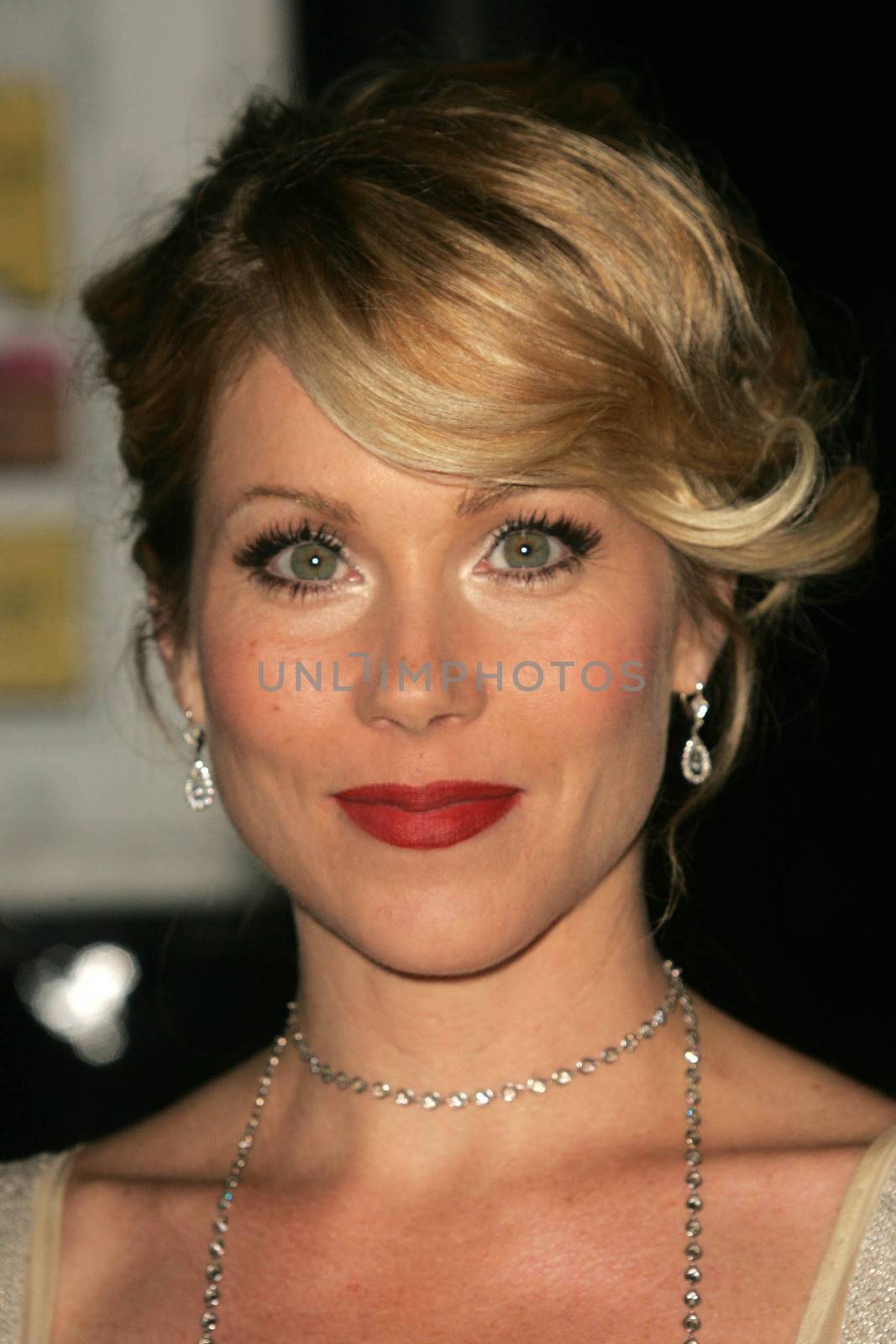 Christina Applegate
at the 2nd Annual A Fine Romance, Hollywood and Broadway Musical Fundraiser. Sunset Gower Studios, Hollywood, CA. 11-18-06