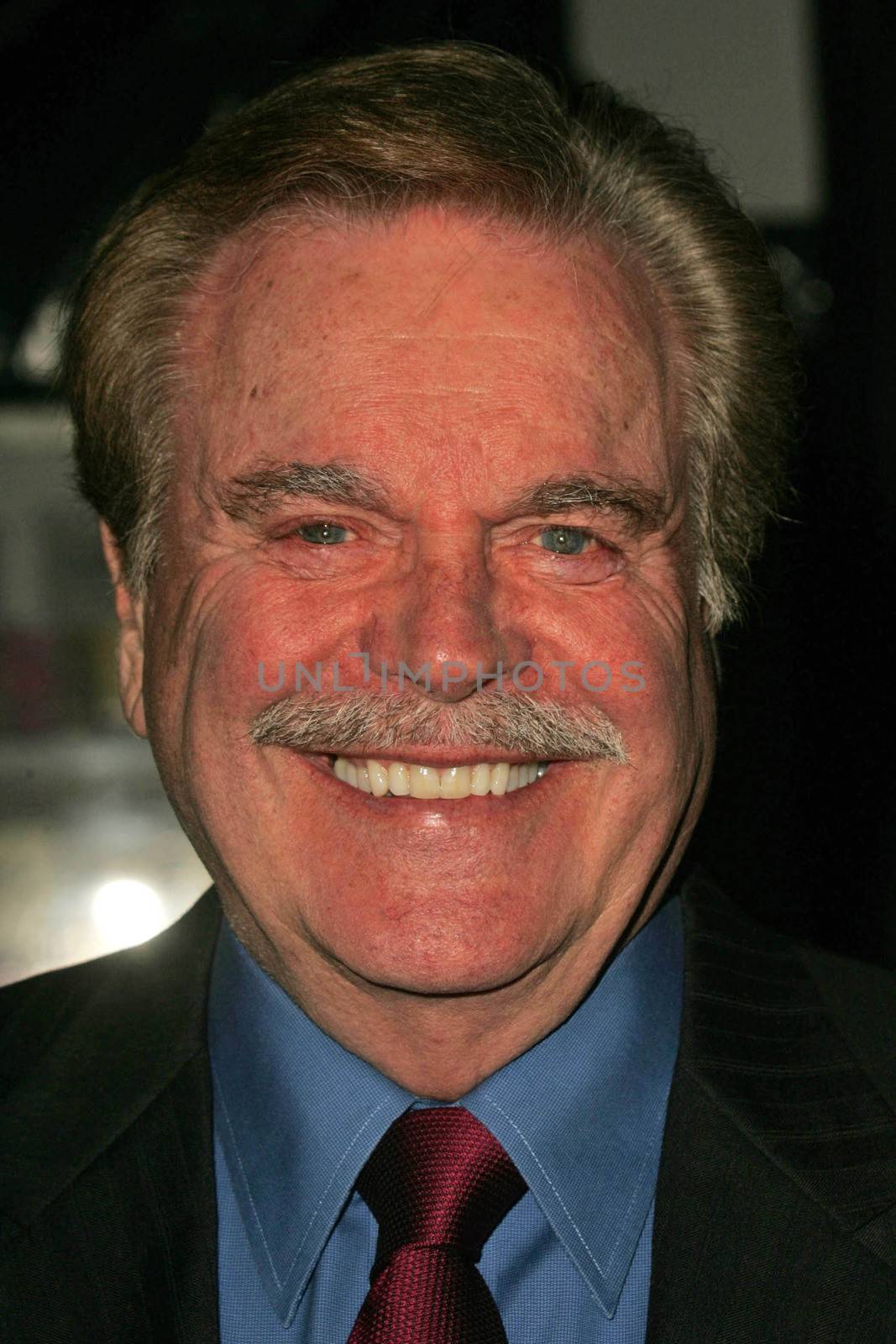 Robert Wagner
at the 2nd Annual A Fine Romance, Hollywood and Broadway Musical Fundraiser. Sunset Gower Studios, Hollywood, CA. 11-18-06