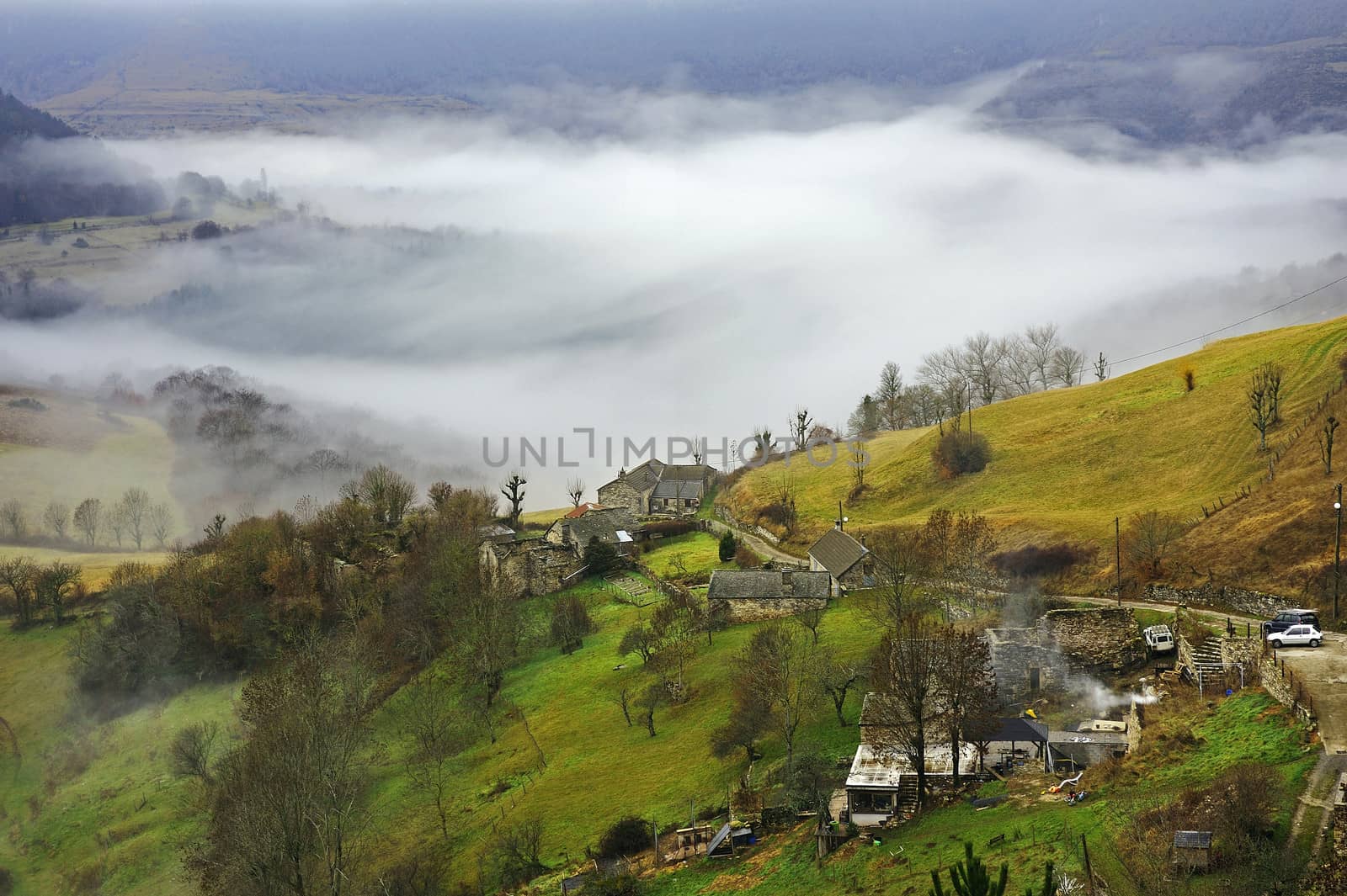 Cevennes mountain range by gillespaire