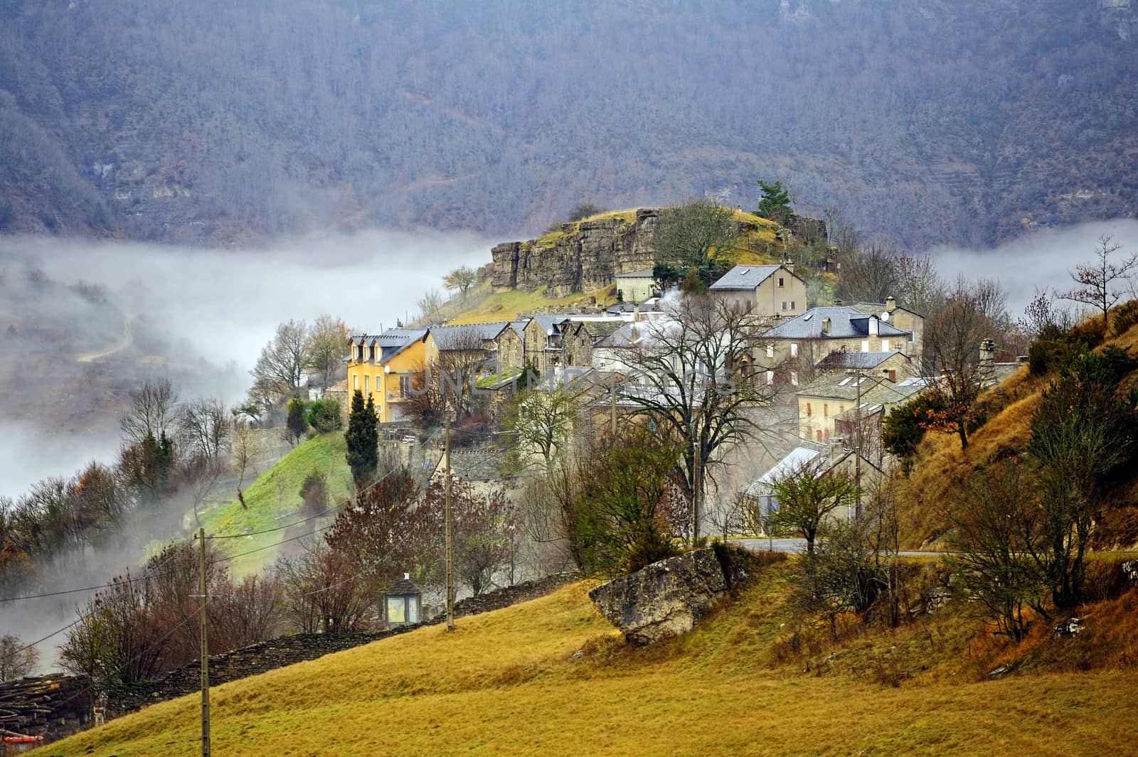 Cevennes mountain range by gillespaire