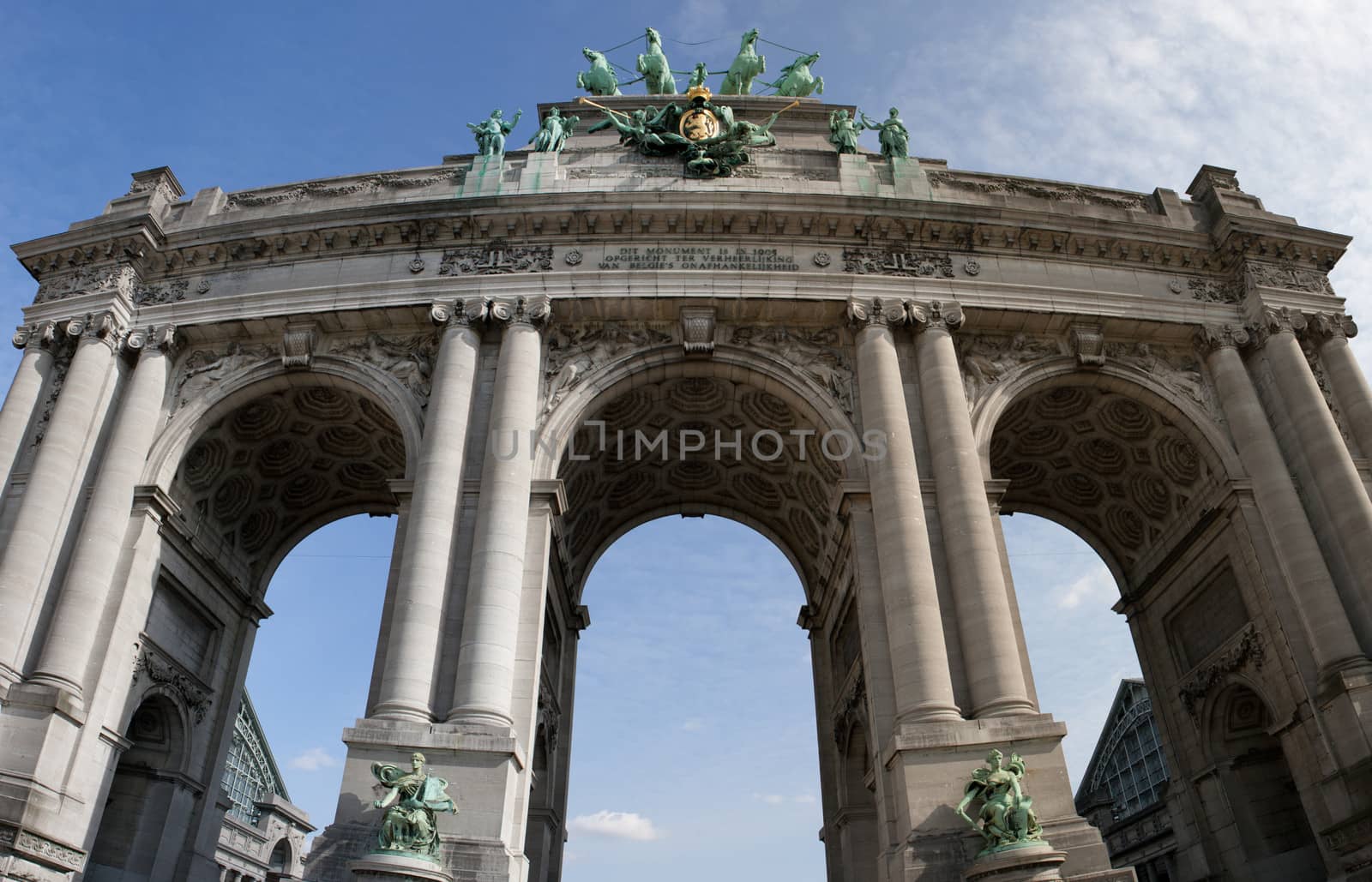 The Triumphal Arch in Brussels by watchtheworld