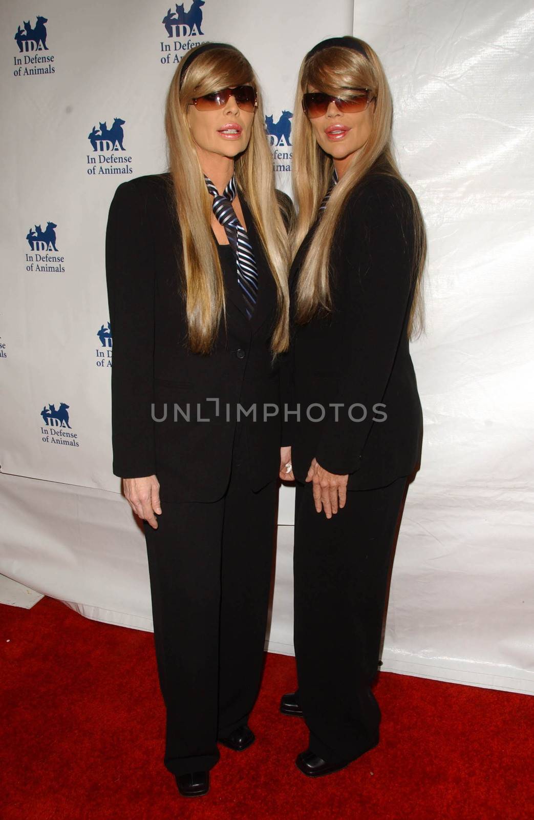 Shane Barbi and Sia Barbi
at the In Defense of Animals Benefit Concert. Paramount Theater, Hollywood, CA. 02-17-07