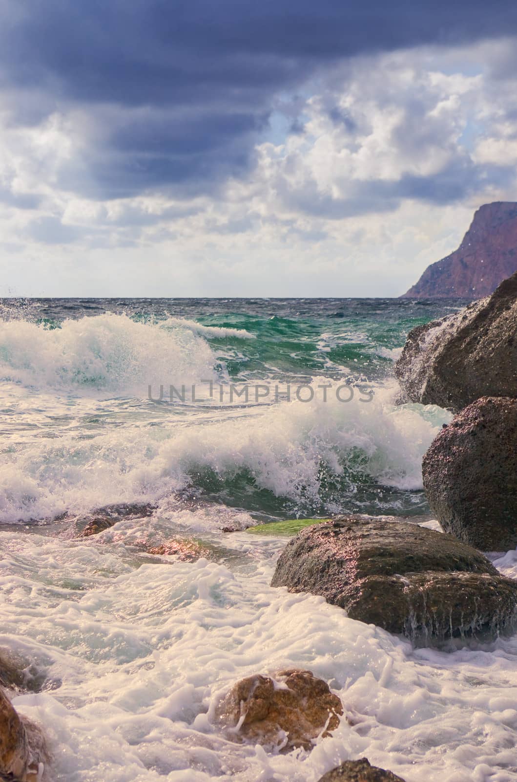  sea waves   rolling on stones