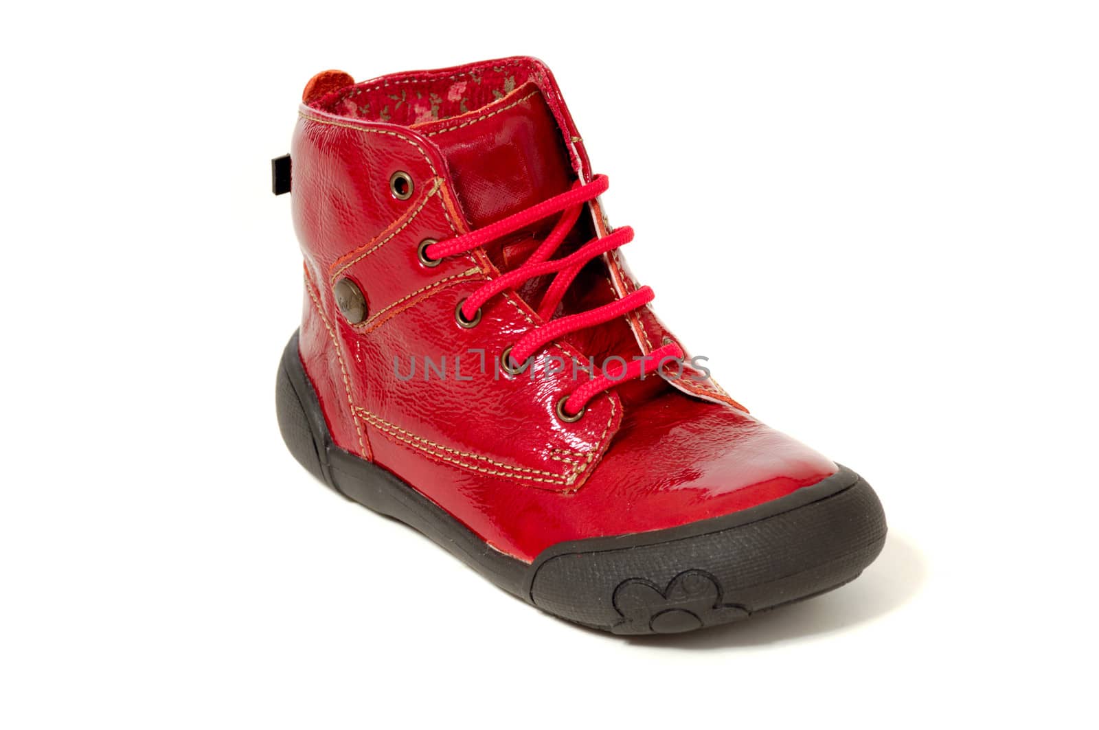 Red shoe by cfoto