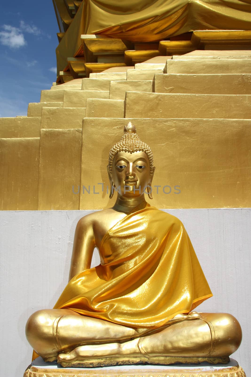 Golden Buddha in Thailand by jjspring