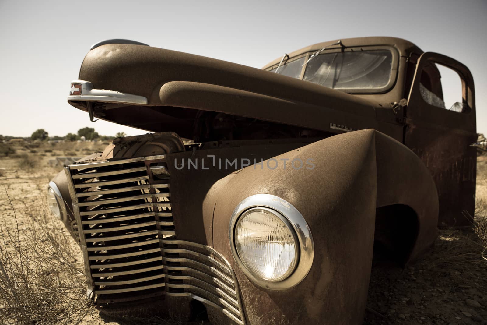 Abandoned vintage car in the Utah State by watchtheworld