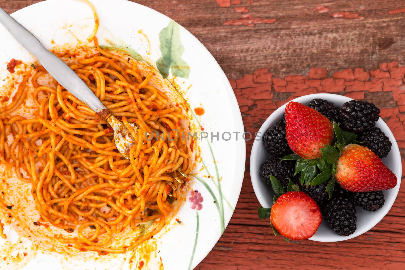 Spaghetti Bolognese and berry dessert by coskun