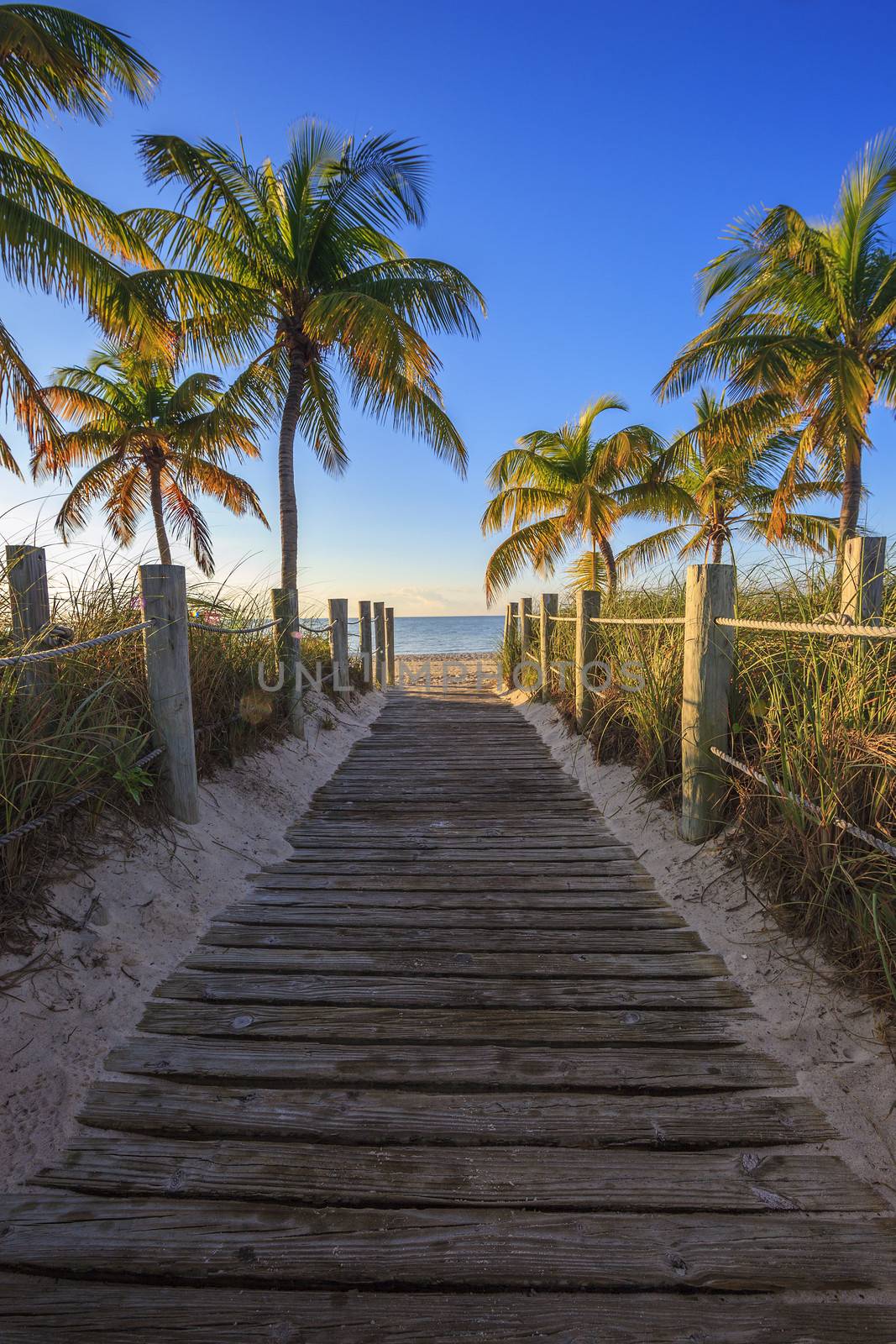 Key West beach by vwalakte