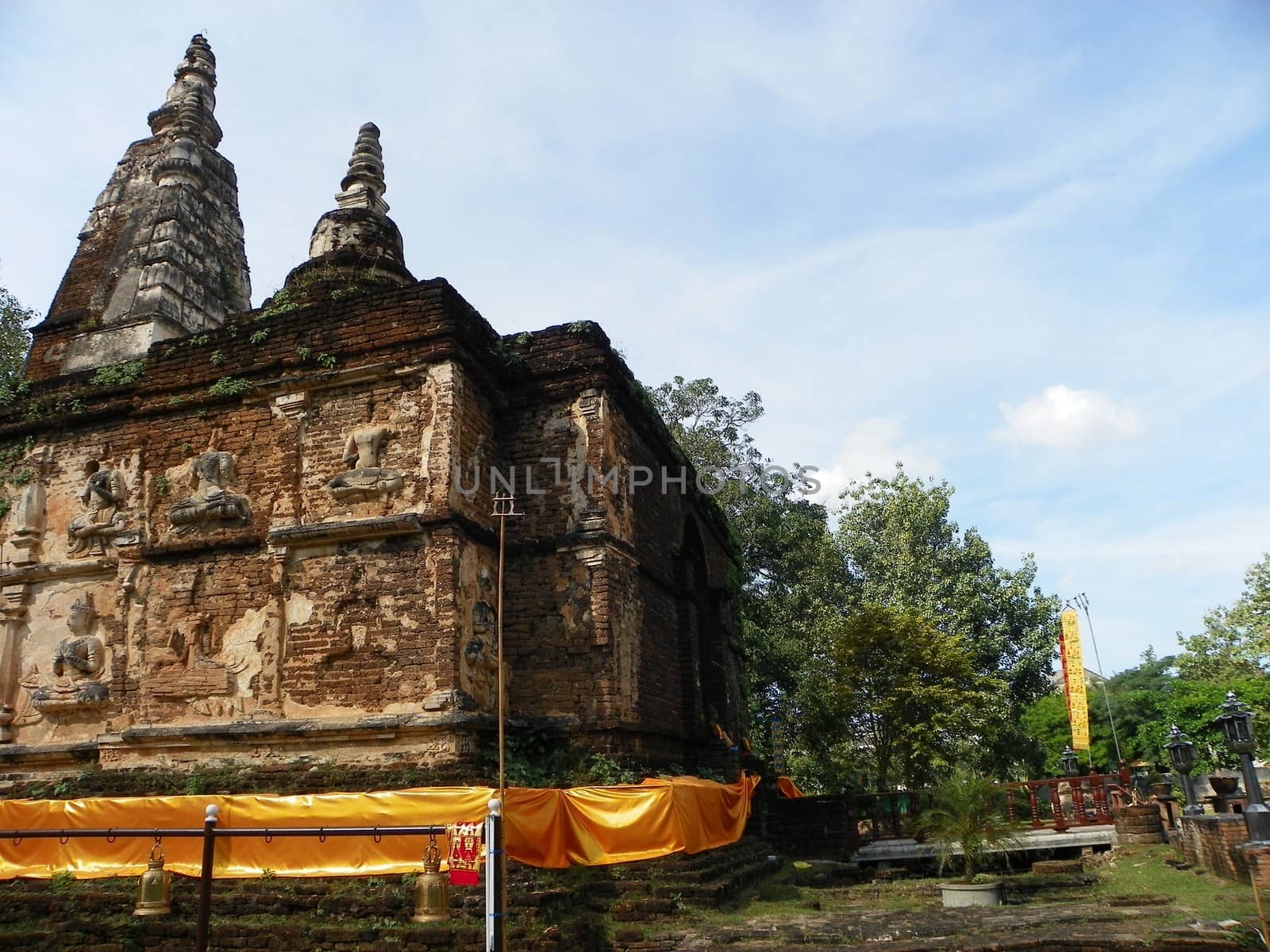 Wat chedyod temple by yuthapoom