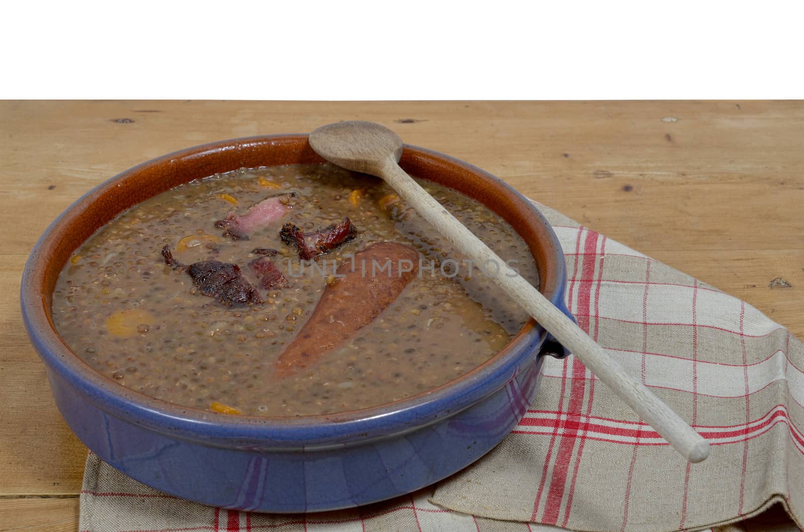 Morteau sausages with lentils and carotts