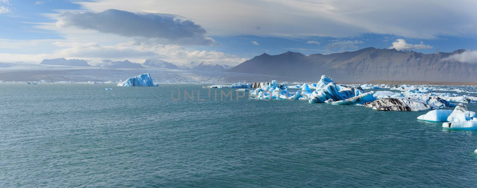 Glacier lagoon in east iceland by maxoliki