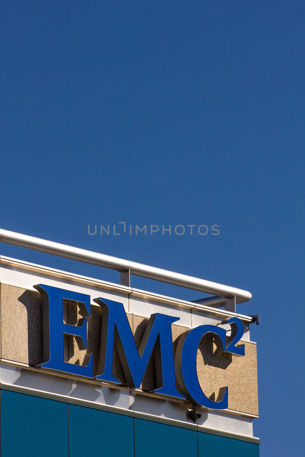 EMC Building by wolterk