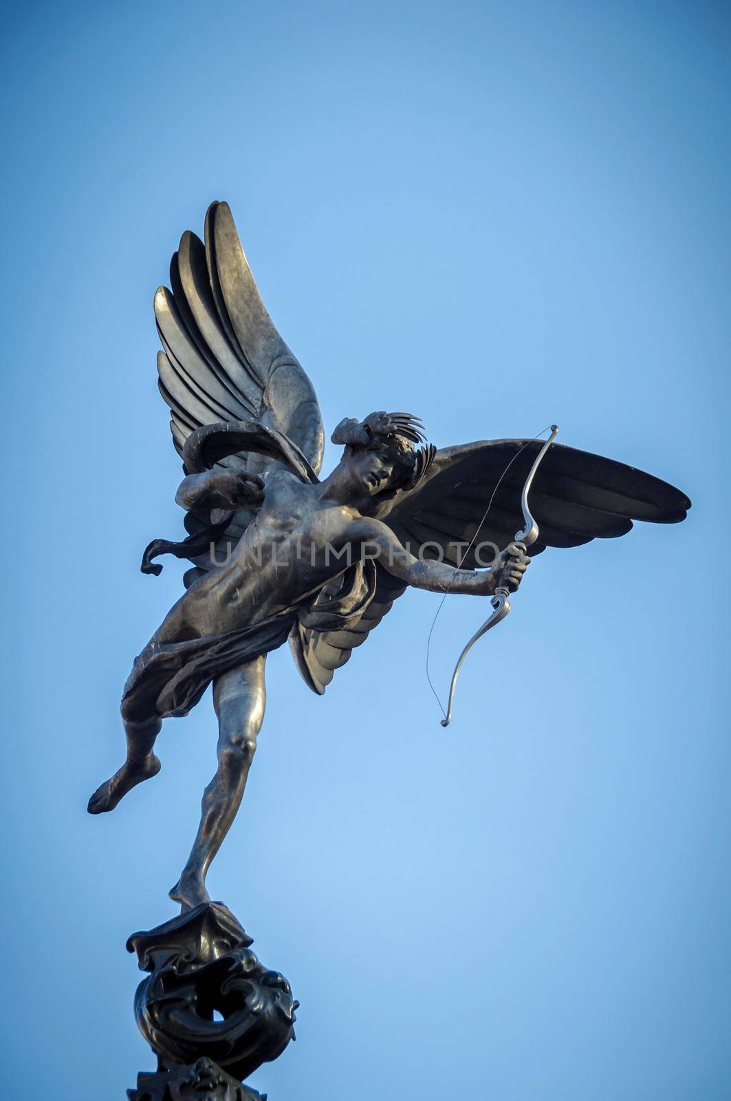 Eros Statue at Piccadilly Circus by dutourdumonde