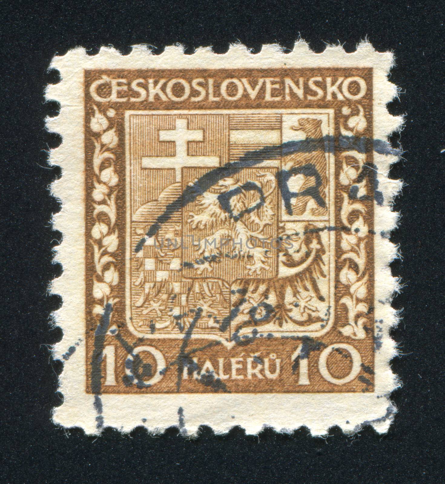 CZECHOSLOVAKIA - CIRCA 1928: stamp printed by Czechoslovakia, shows Coat of Arms, circa 1928