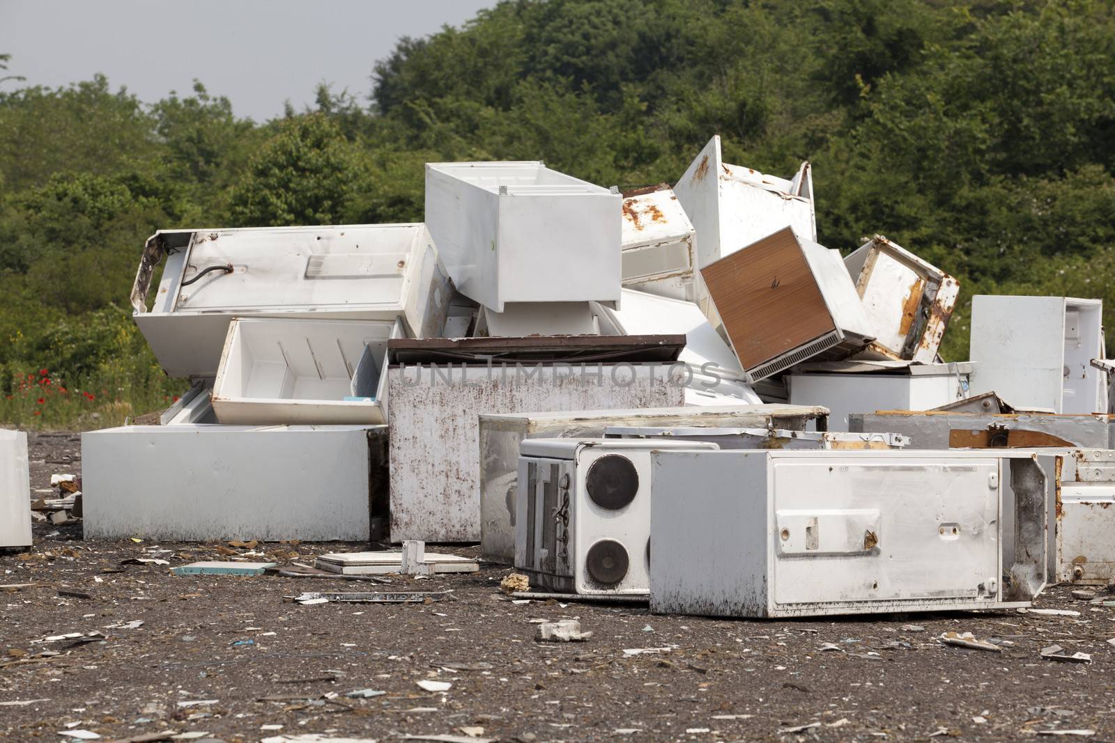 Appliances at the landfill by wellphoto