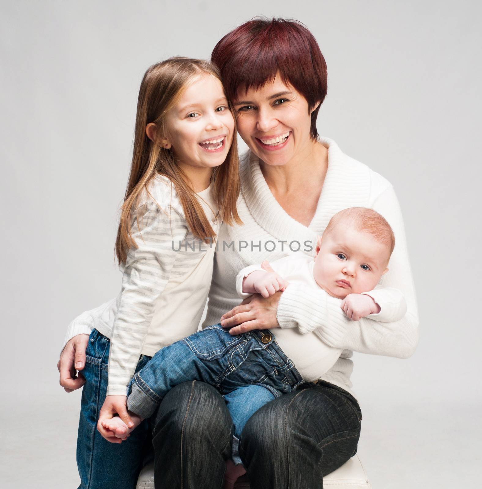 mom with daughters by GekaSkr