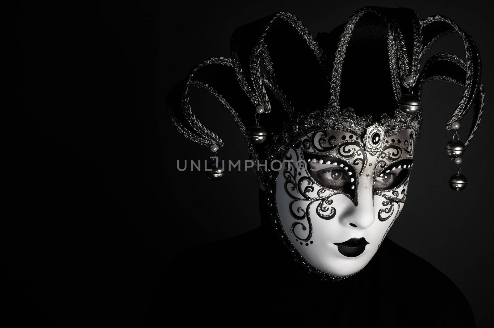 portrait with jester mask by sognolucido