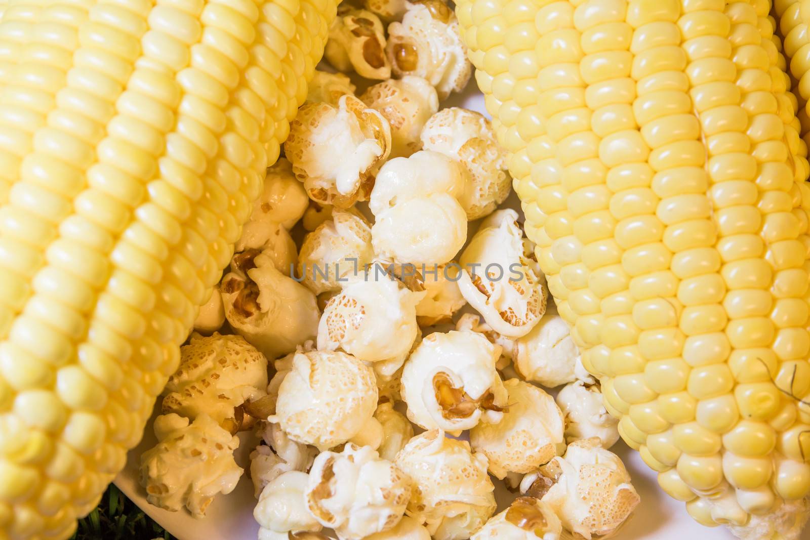 popcorn,Honey glazed roasted corn.