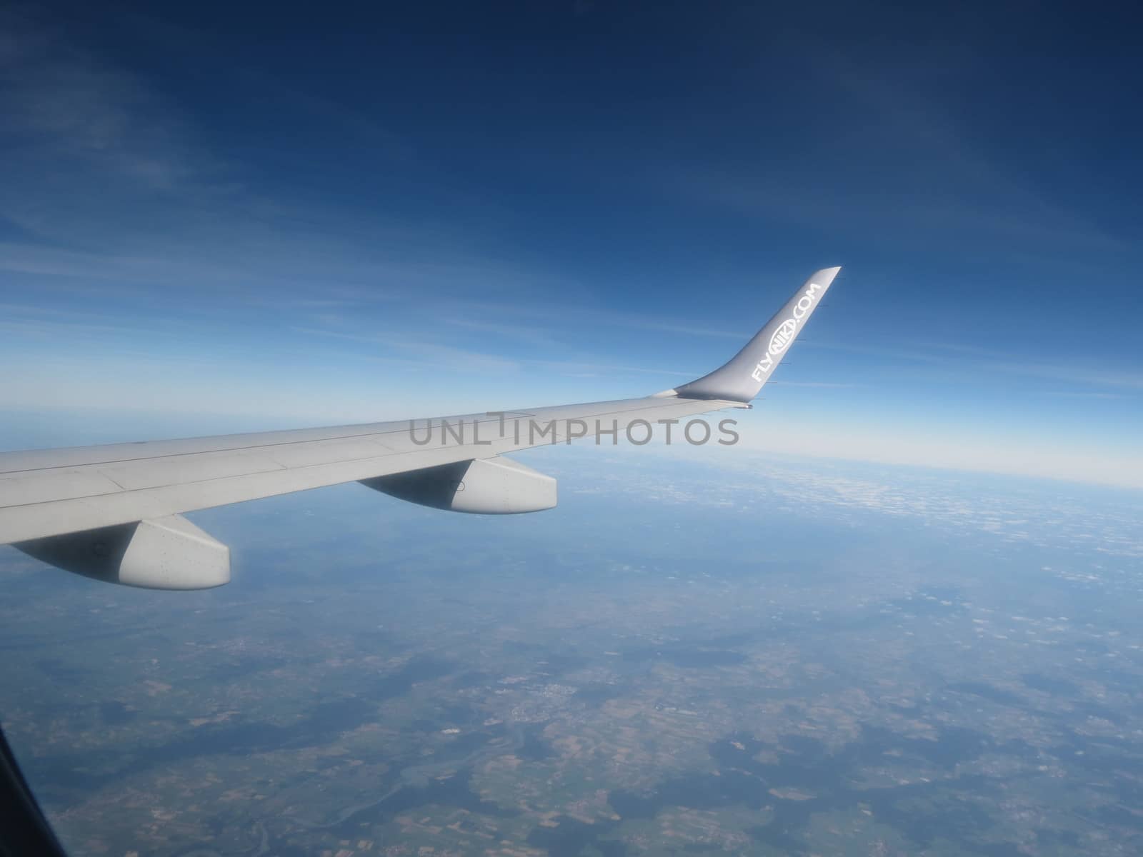 aircraft right wing as seen from a passenger while flying