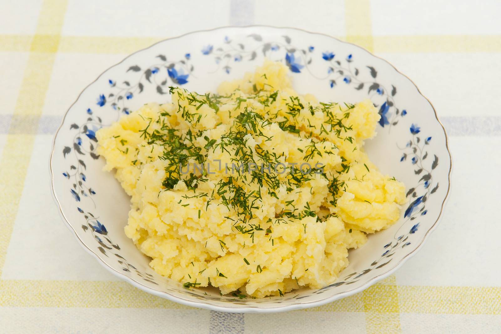 Potato puree in the bowl