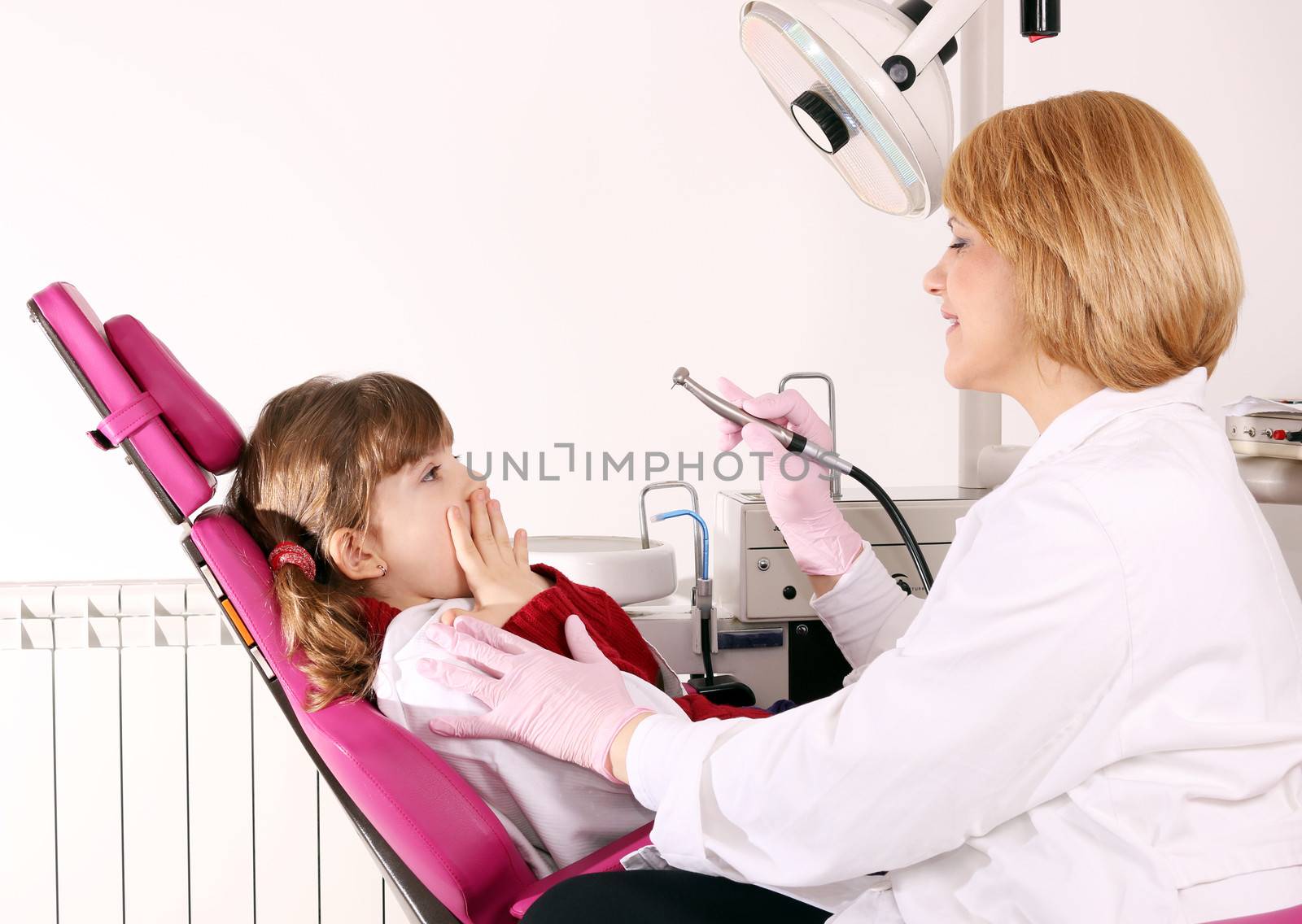 the little girl is afraid of the dentist  by goce