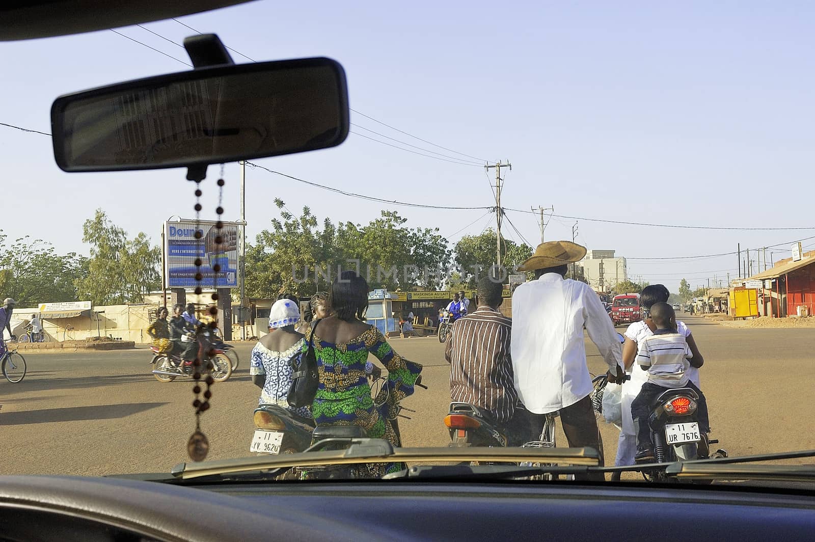 traffic in Ouagadougou by gillespaire