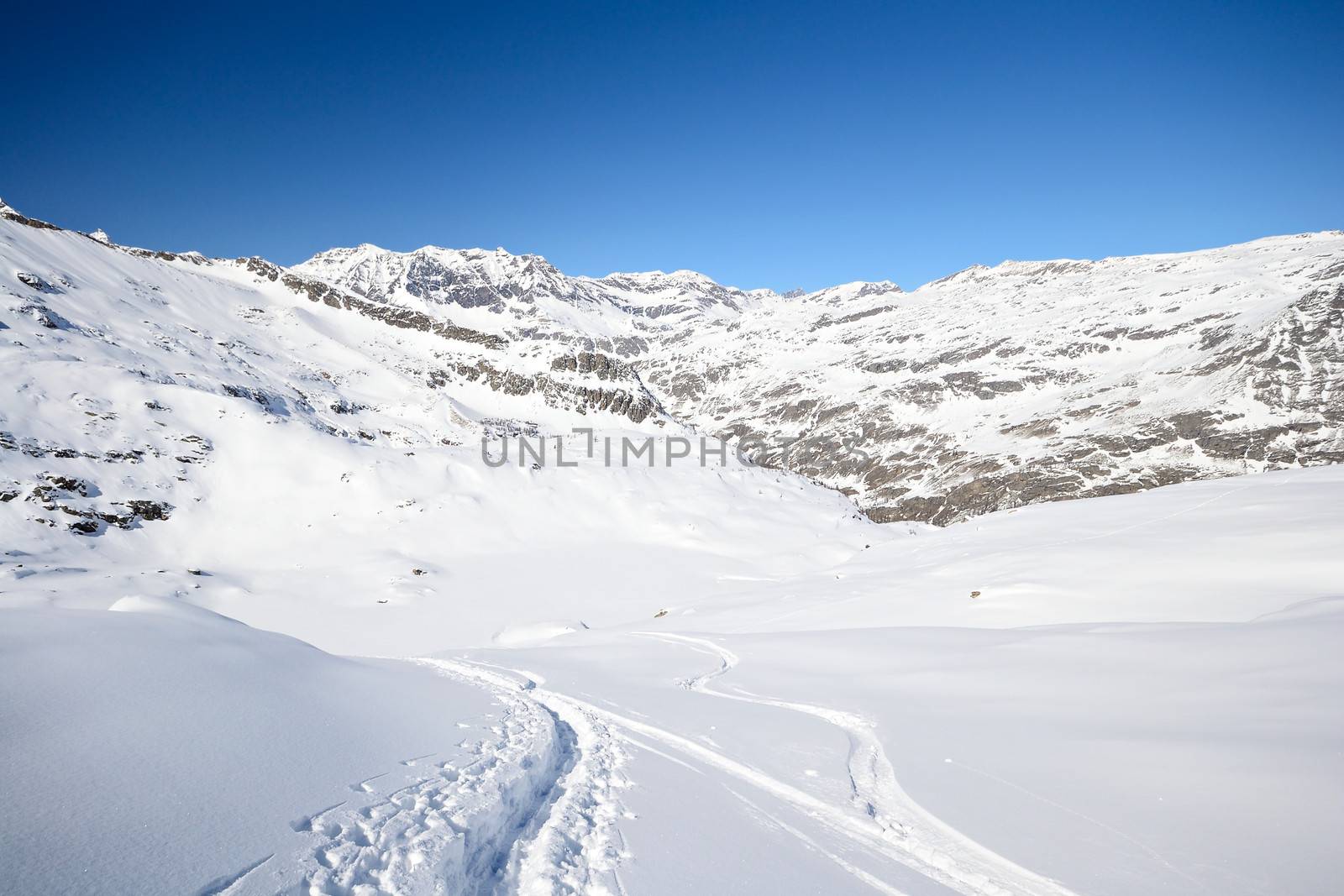 Exploring the Alps by tour skiing by fbxx