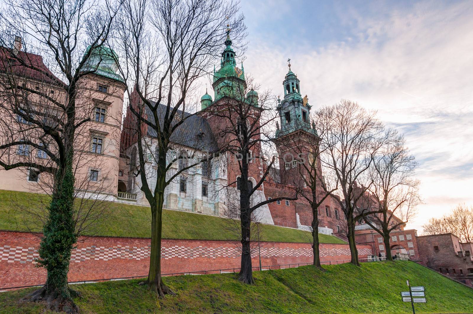 Wawel cathedral in Krakow by mkos83