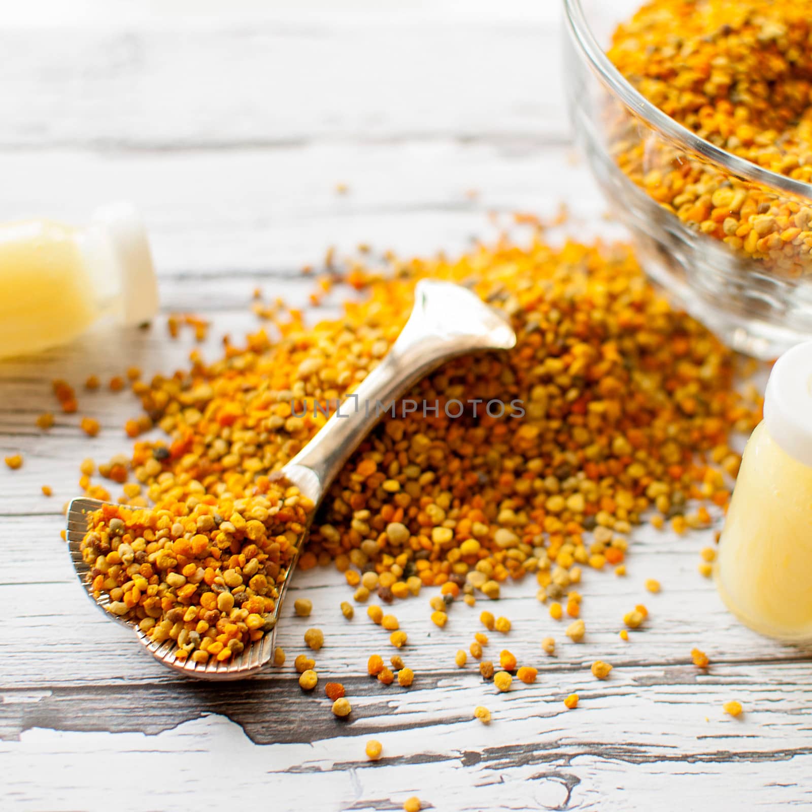 bee pollen by Dessie_bg