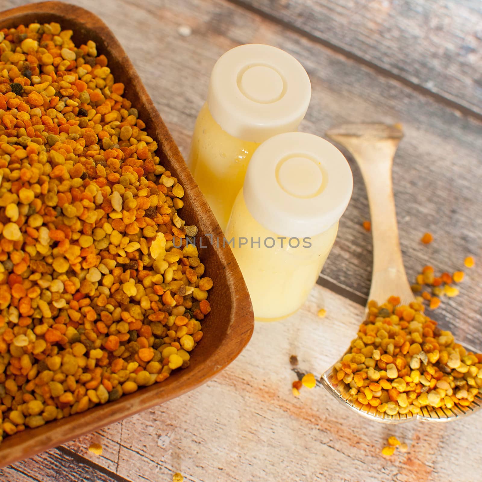 bee pollen by Dessie_bg