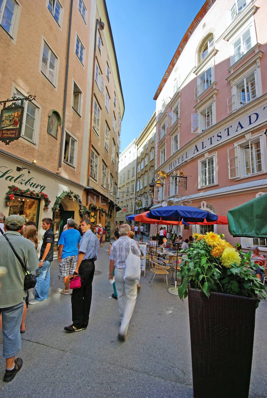SALZBURG, AUSTRIA - August 7: Small street with souvenir shops  on August 7, 2008 in Salzburg, Austria