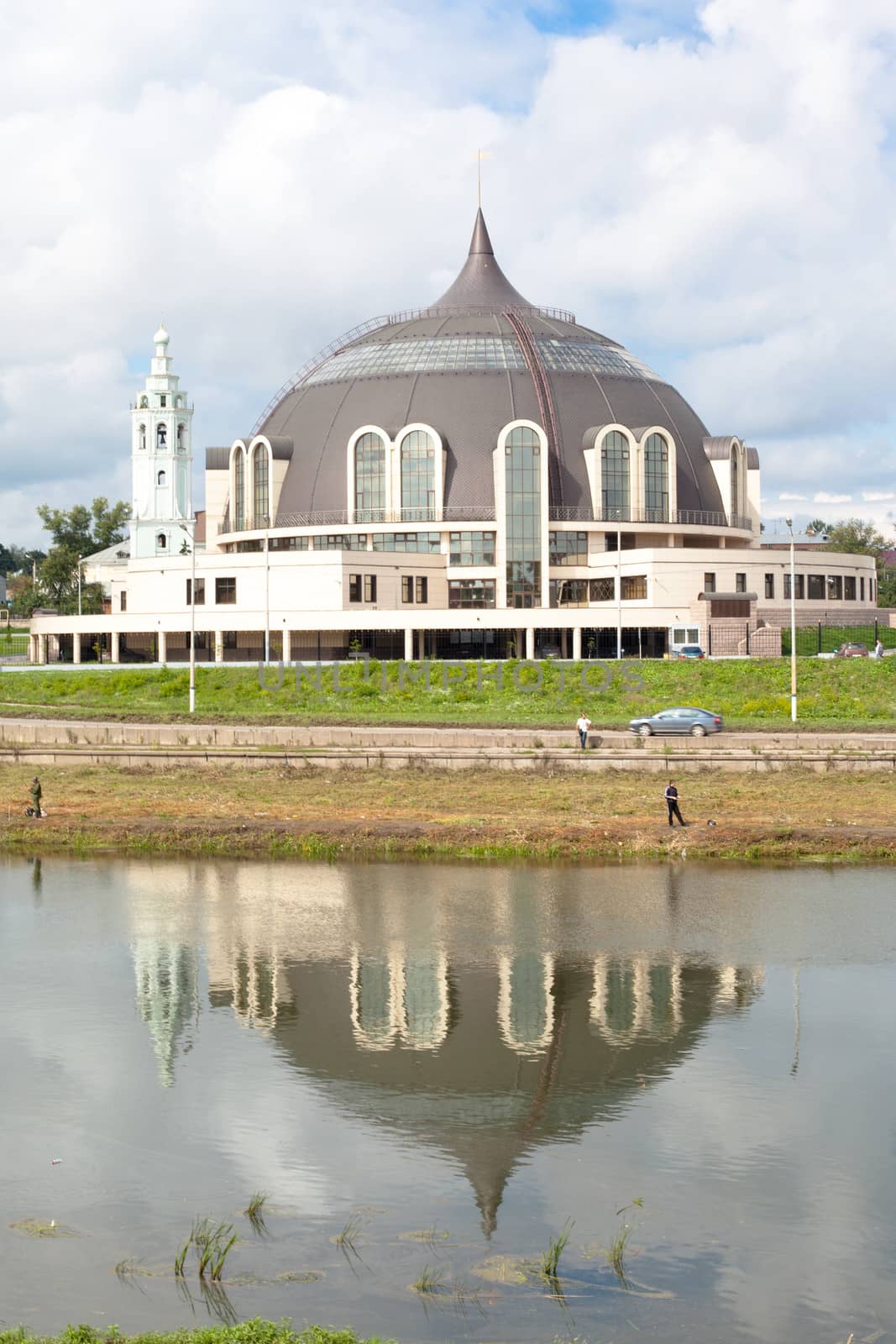 Tula cityscape with river and modern museum building
