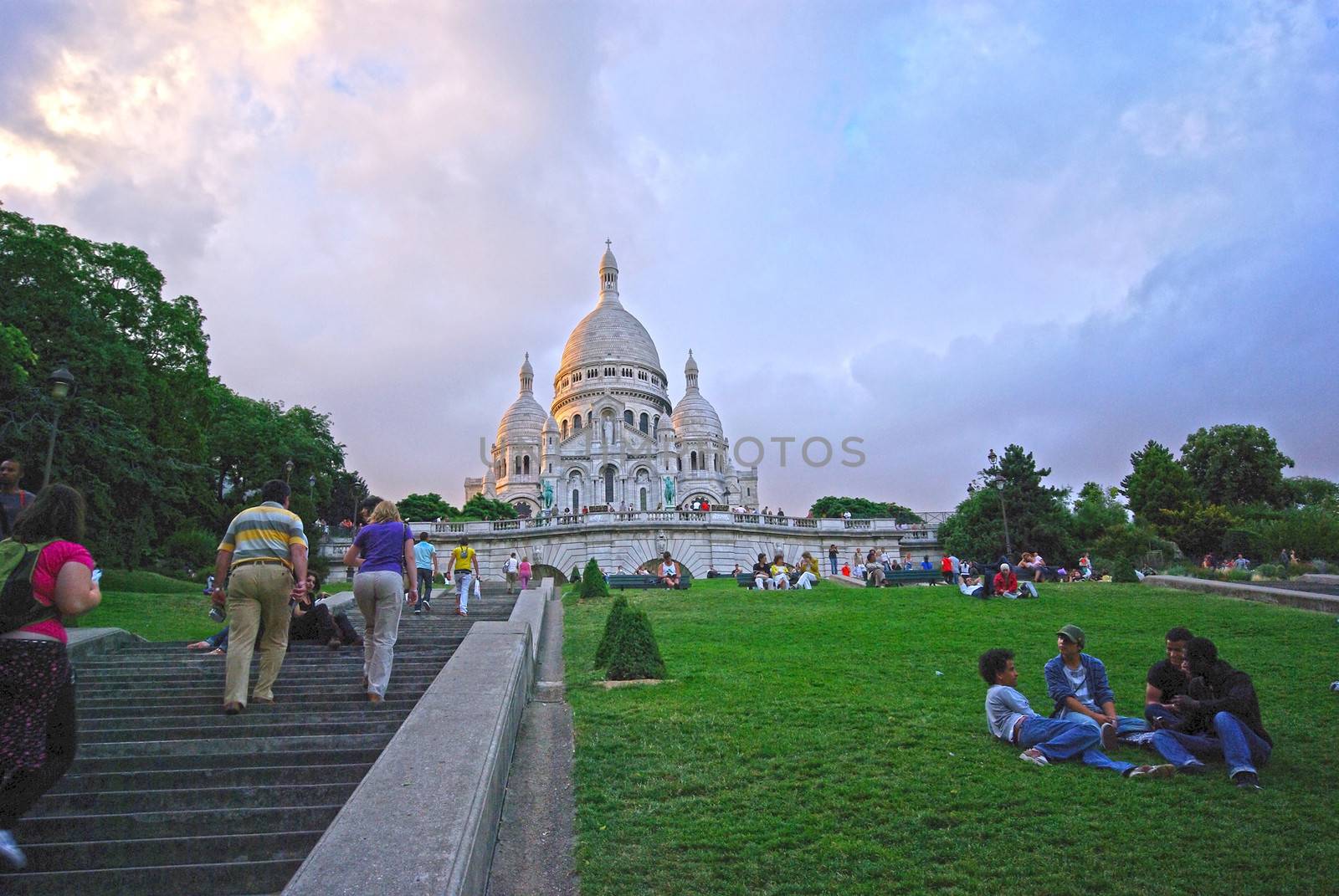 PARIS, FRANCE - August 2: The famous basilica of Sacre Coeur in Montmartre on August 2, 2008 in Paris, France
